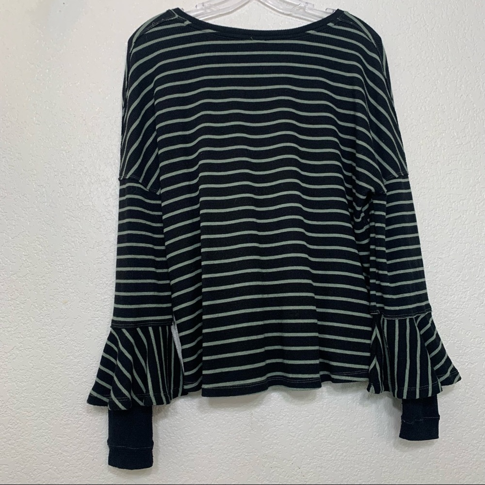 We The Free oversized peplum striped bell sleeve thermal black gray - Picture 4 of 10